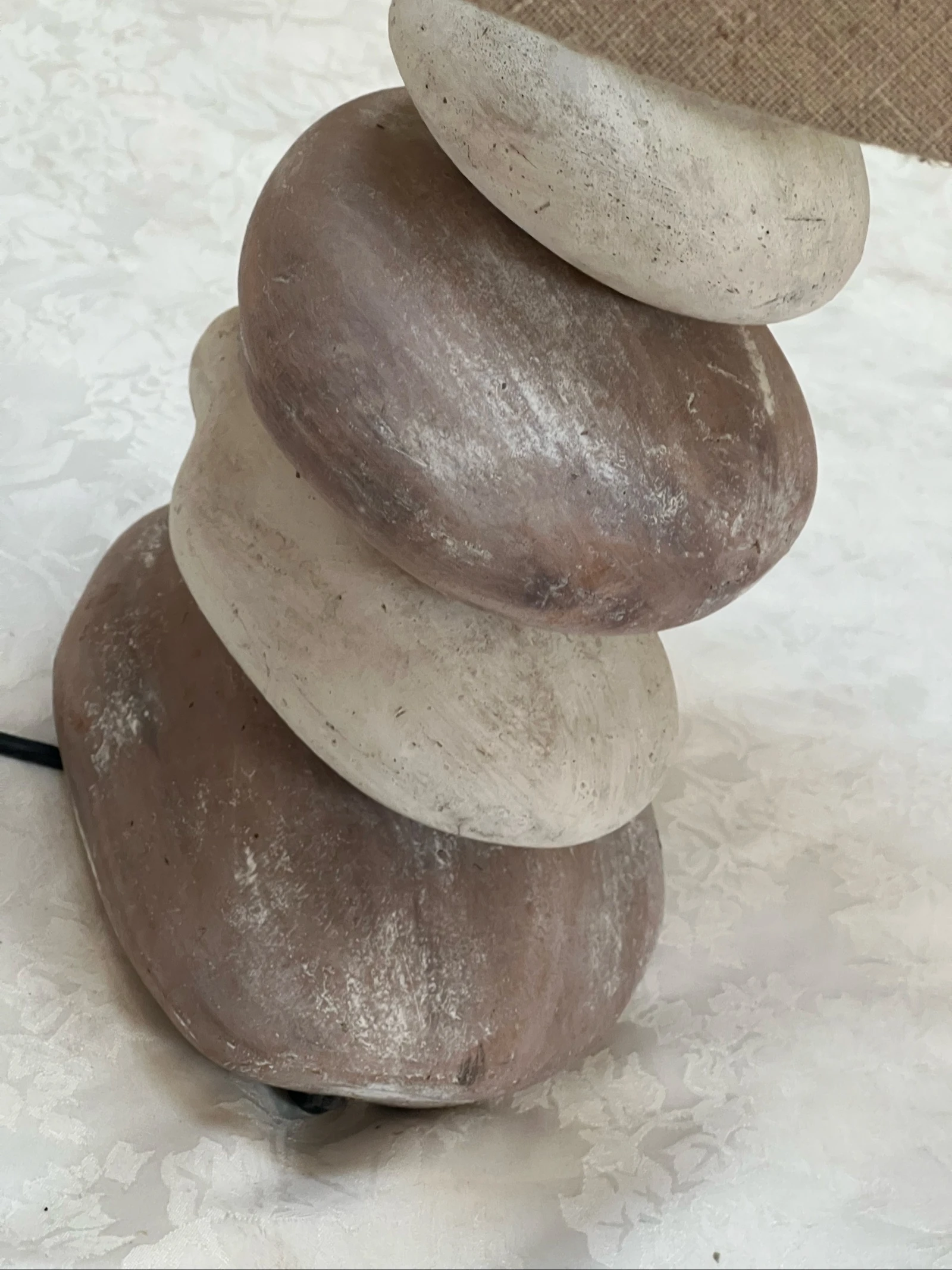Beige colored lamp base and lampshade. – photo 4